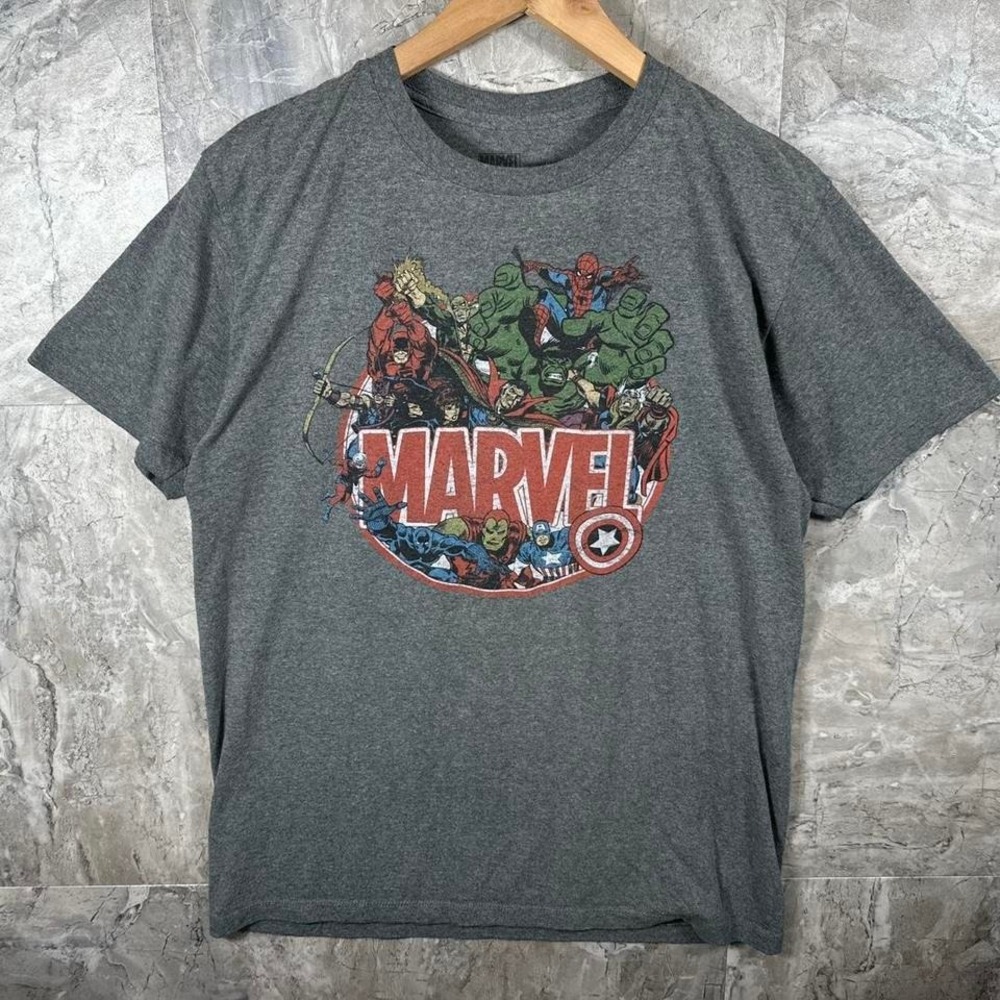 Marvel grey graphic‎ tee with Avengers characters Mens Size: L #marvel #avengers
